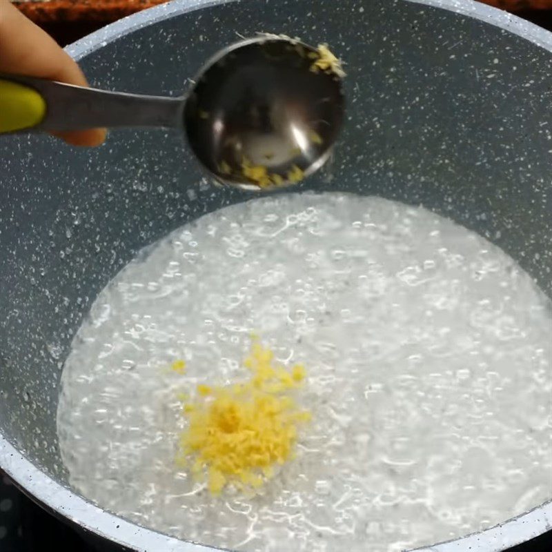 Step 2 Cook the syrup Thèo lèo - peanut candy