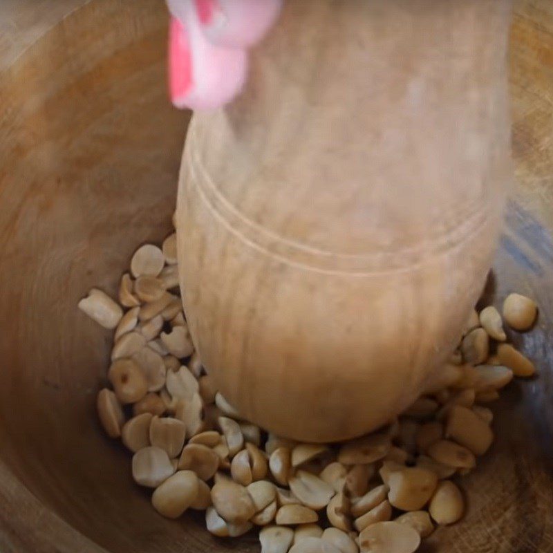 Step 7 Cook the syrup, coconut milk, and complete the Sweet Potato Floating Cake