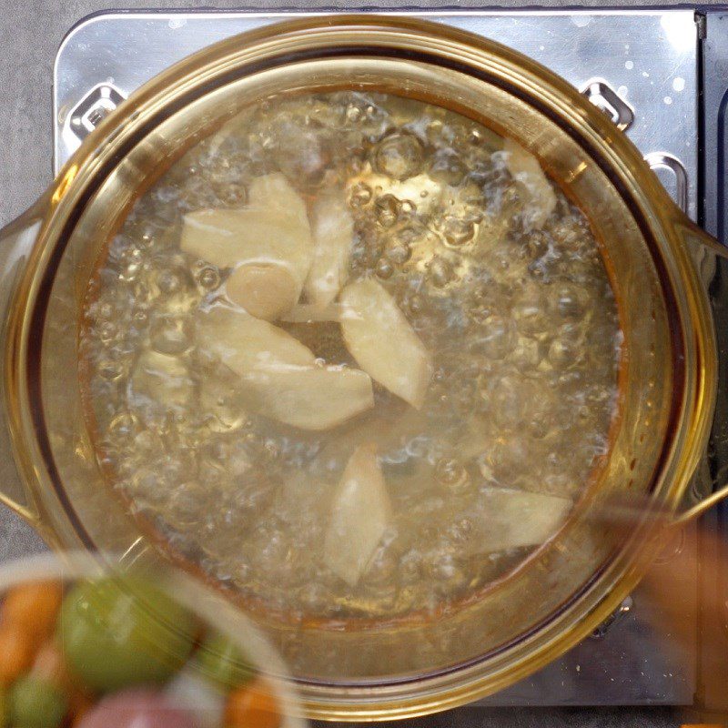 Step 7 Cook coconut milk, sugar water and finish Five-color floating rice cake