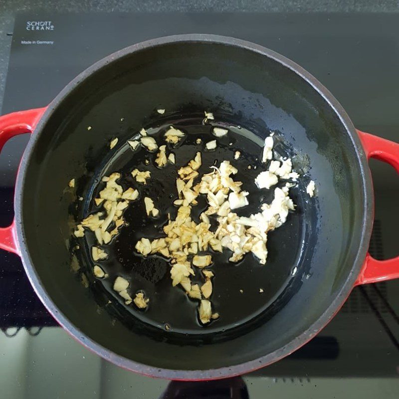 Step 3 Cook the vinegar broth for dipping goat meat