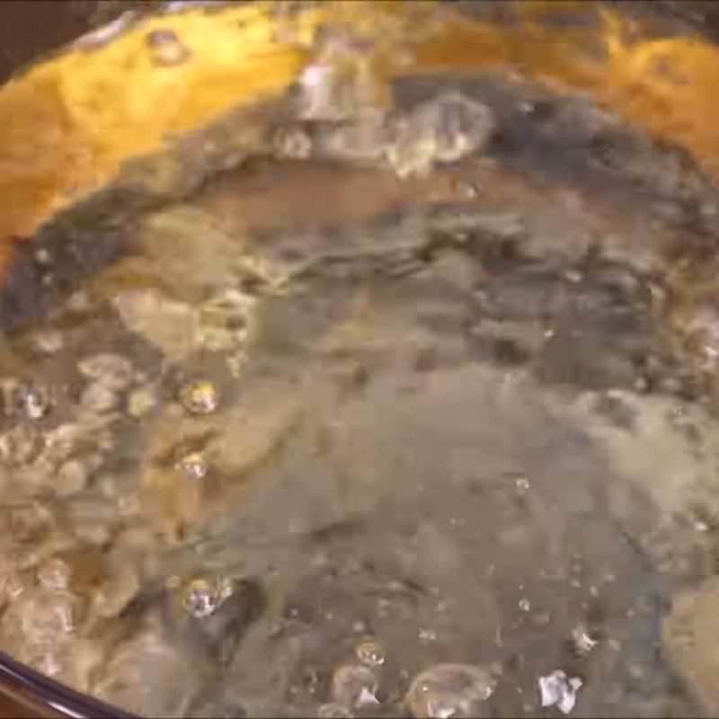 Step 1 Cook vinegar sugar water for sweet and sour pickled radish