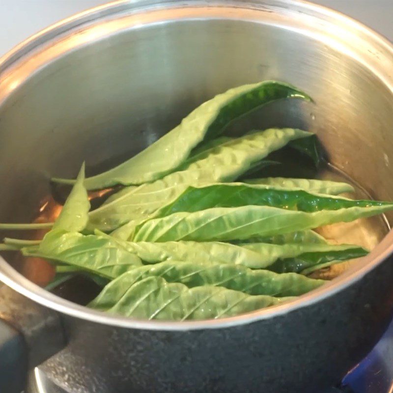 Step 2 Cook the butterfly pea flower water and steam the sticky rice Chicken wrapped in butterfly pea flower sticky rice with plum sauce