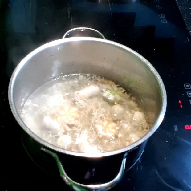 Step 3 Cook the hot pot broth for cup hot pot