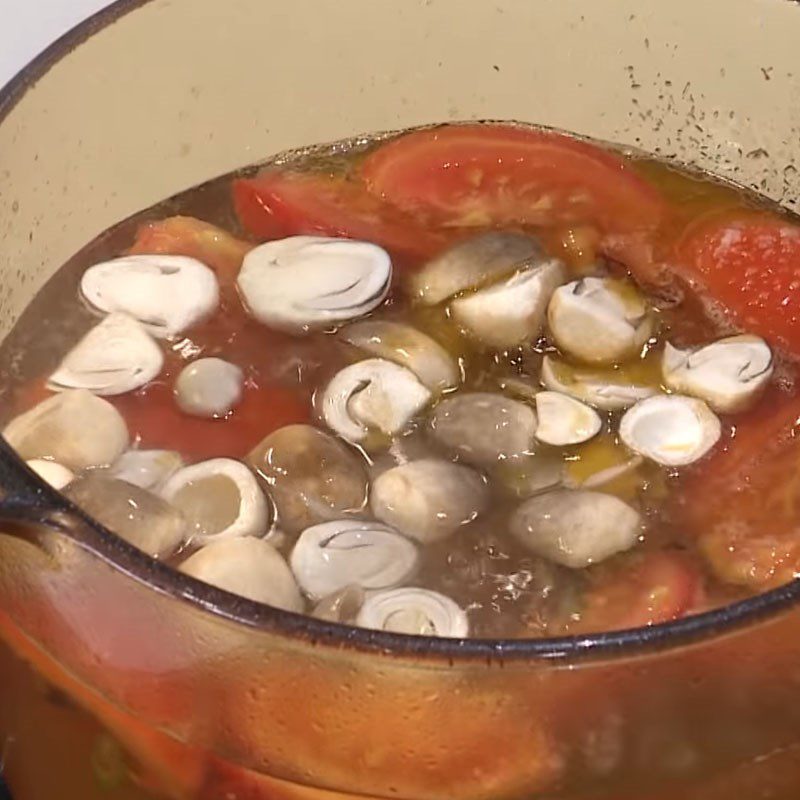 Step 4 Cook the hotpot broth Salmon and passion fruit hotpot