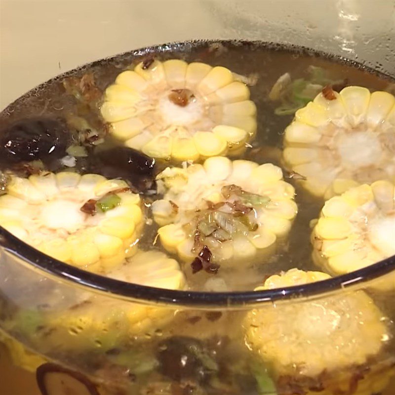 Step 3 Cook the hot pot broth with vegetables