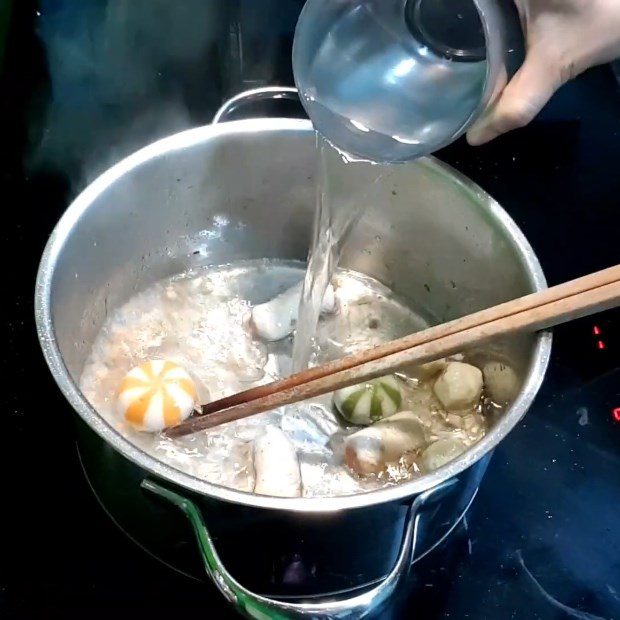 Step 3 Cook the hot pot broth for cup hot pot