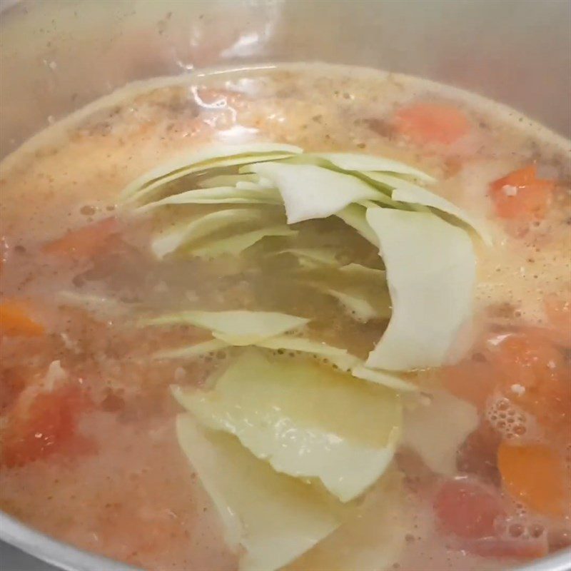 Step 3 Cook the broth Bun cha ca Da Nang