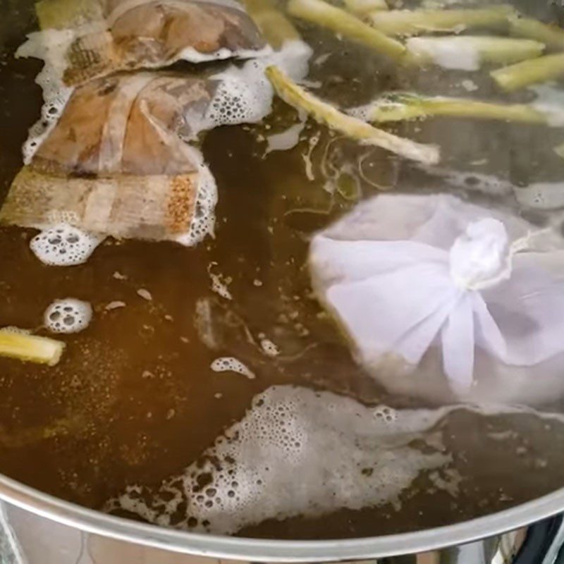 Step 4 Cooking the pho broth with a pressure cooker