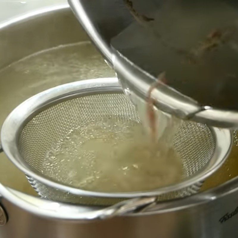Step 5 Cooking chicken pho broth with a pressure cooker