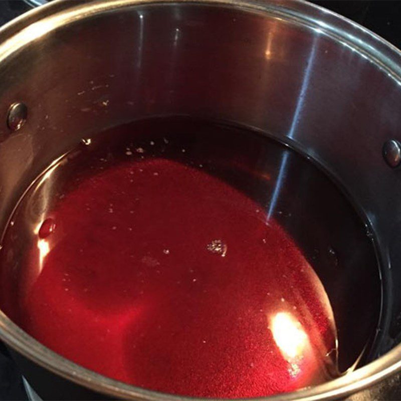 Step 4 Cook the fish sauce Pork ear soaked in fish sauce