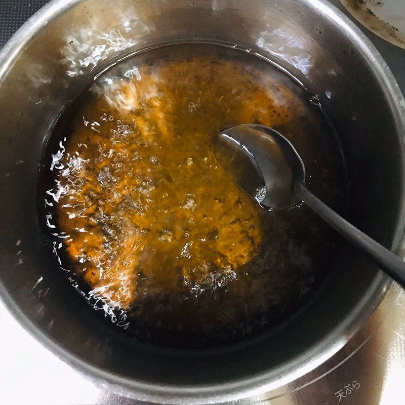 Step 3 Cooking fish sauce with pig ears soaked in fish sauce (recipe shared by users)