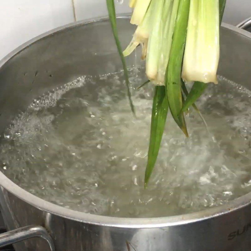 Step 4 Cooking aloe vera water Aloe vera chia seeds rock sugar
