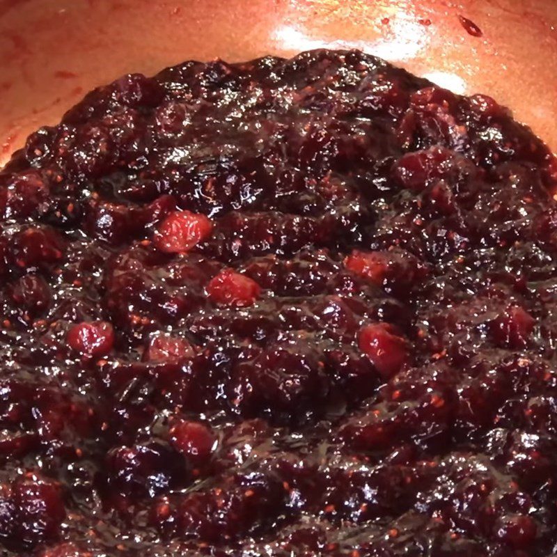 Step 2 Cook cranberry sauce with wine