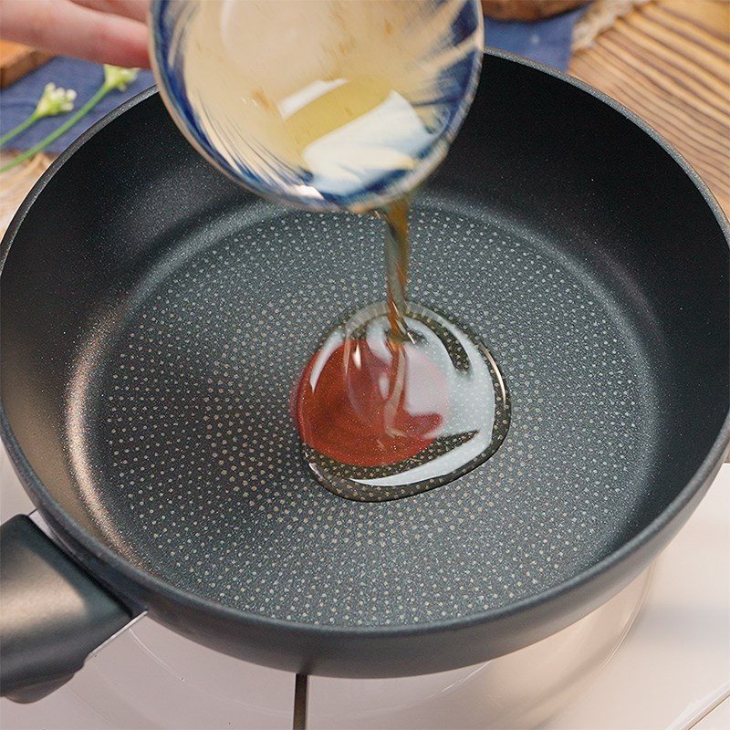 Step 5 Cooking the plum sauce How to make tofu wrapped with lotus seeds in plum sauce