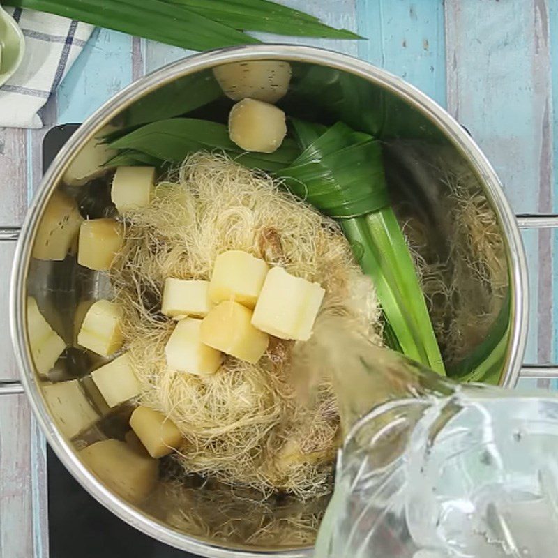 Step 2 Cook the corn silk tea