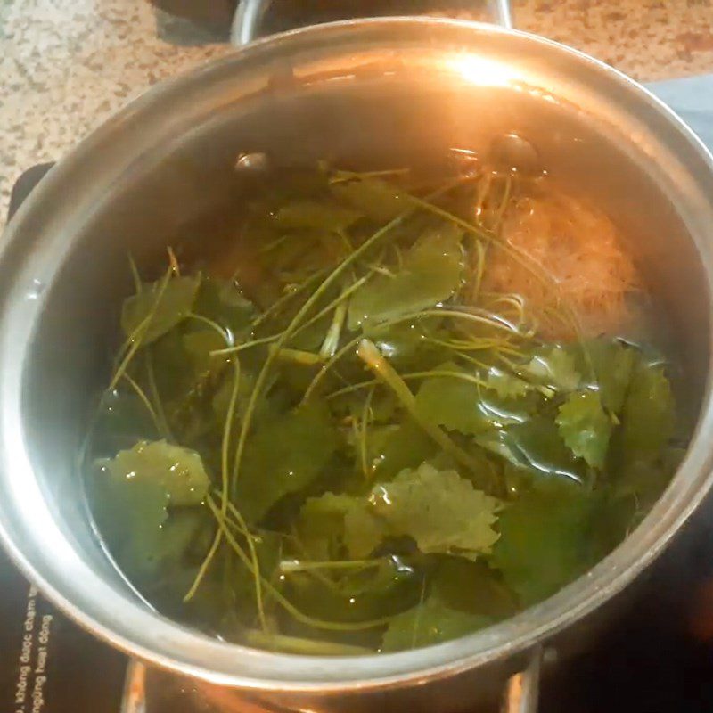 Step 2 Making corn silk, pennywort, and plantain tea