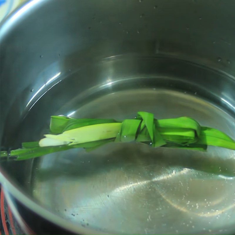 Step 3 Cook the fruit juice Soursop juice