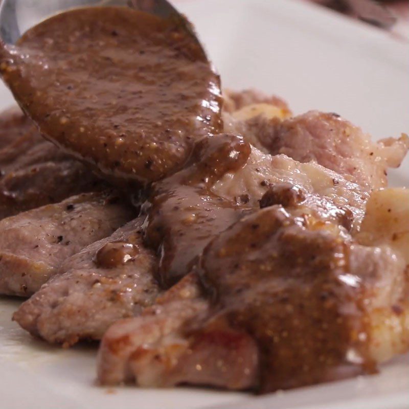 Step 4 Make the sauce Black pepper sauce pan-fried pork