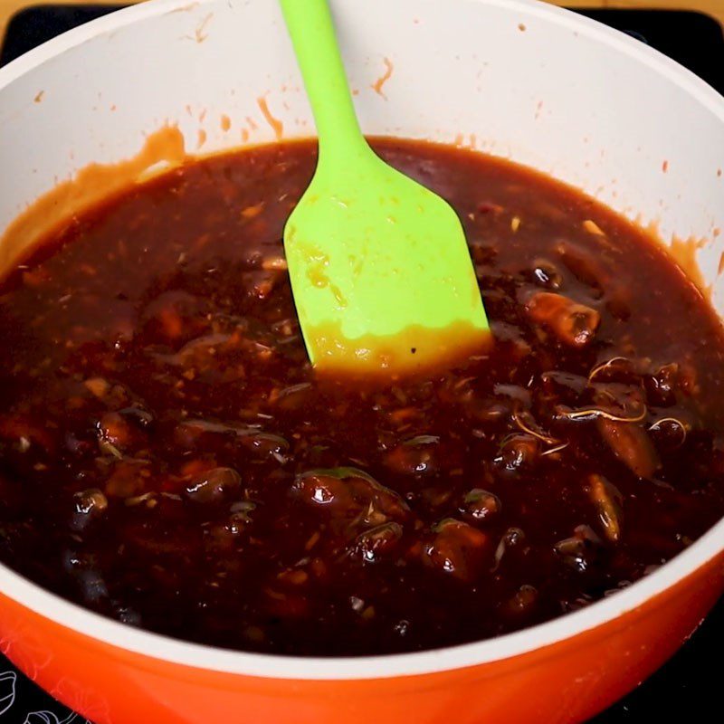 Step 3 Make the sauce for stir-fried razor clams with tamarind