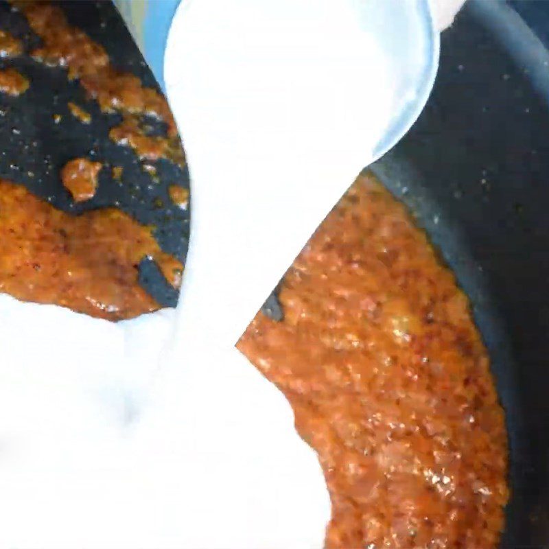 Step 4 Cook the sauce Stir-fried beef with coconut milk