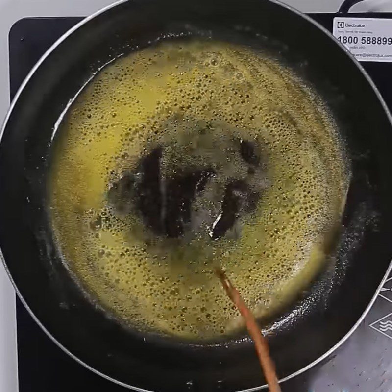 Step 2 Cooking butter scallion sauce Toasted bread with satay quail eggs sausage