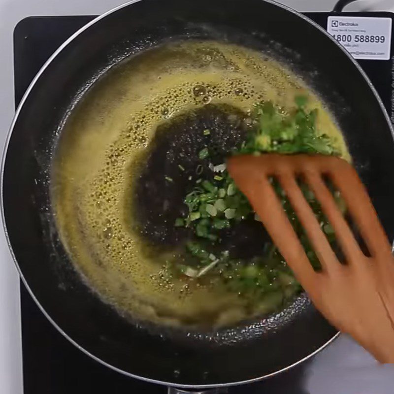 Step 2 Cooking butter scallion sauce Toasted bread with satay quail eggs sausage