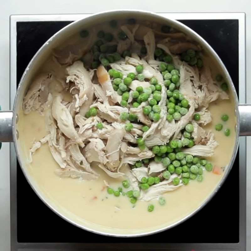 Step 6 Cook the chicken sauce with vegetables