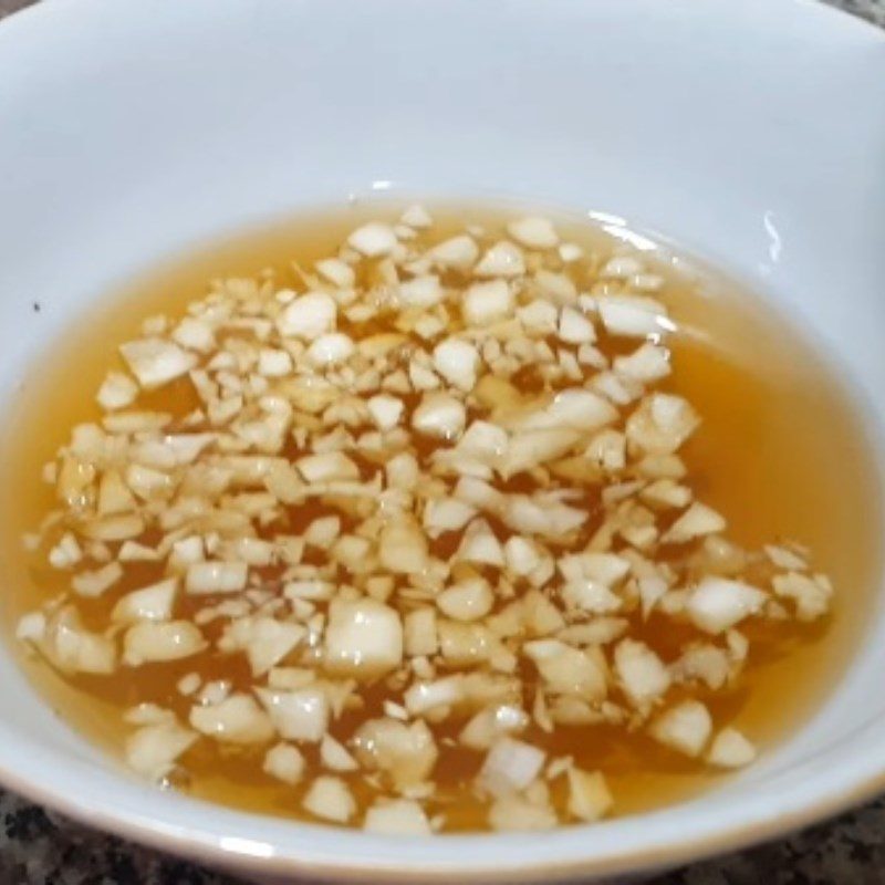 Step 3 Make the dressing for sweet and sour beef noodle salad