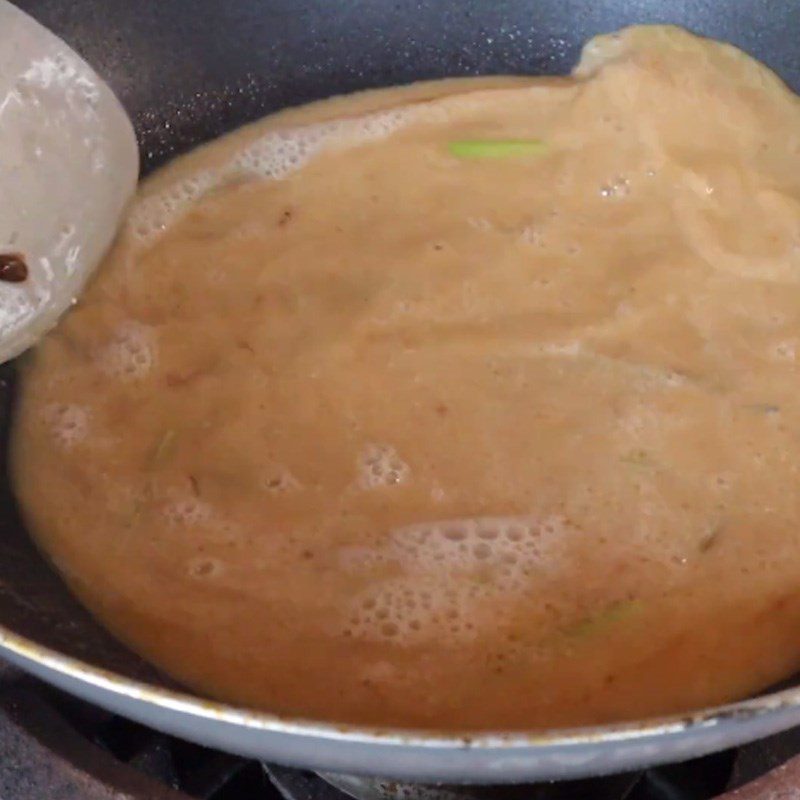 Step 3 Cook the soy sauce for carp with soybeans and noodle