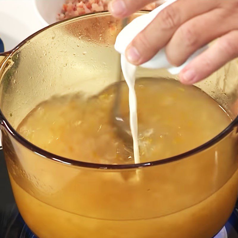 Step 4 Cook the soup Aloe vera shrimp soup