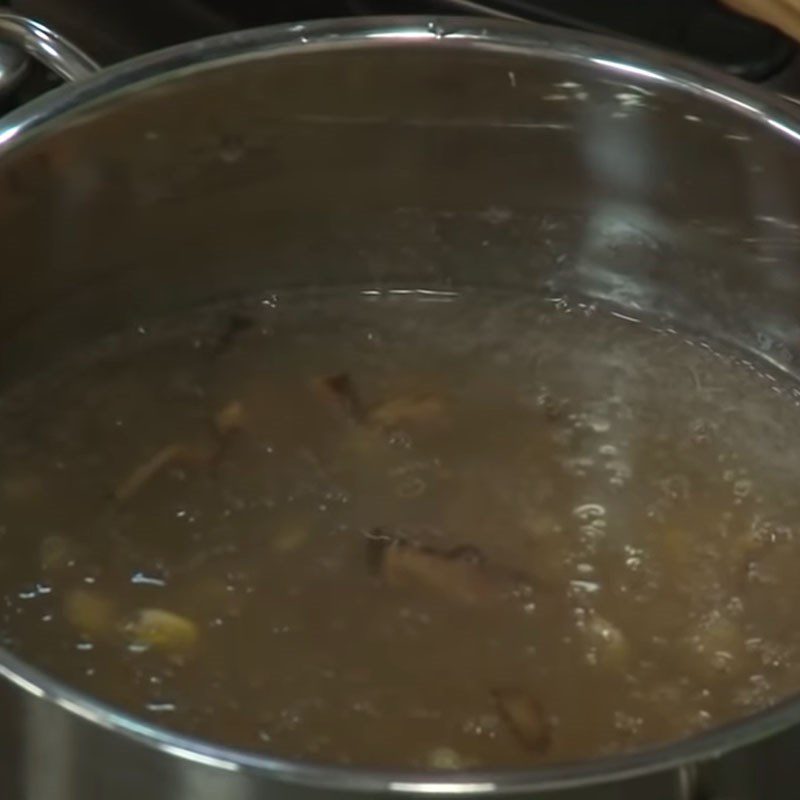 Step 2 Cook the soup for Vegetarian Corn Lotus Seed Soup