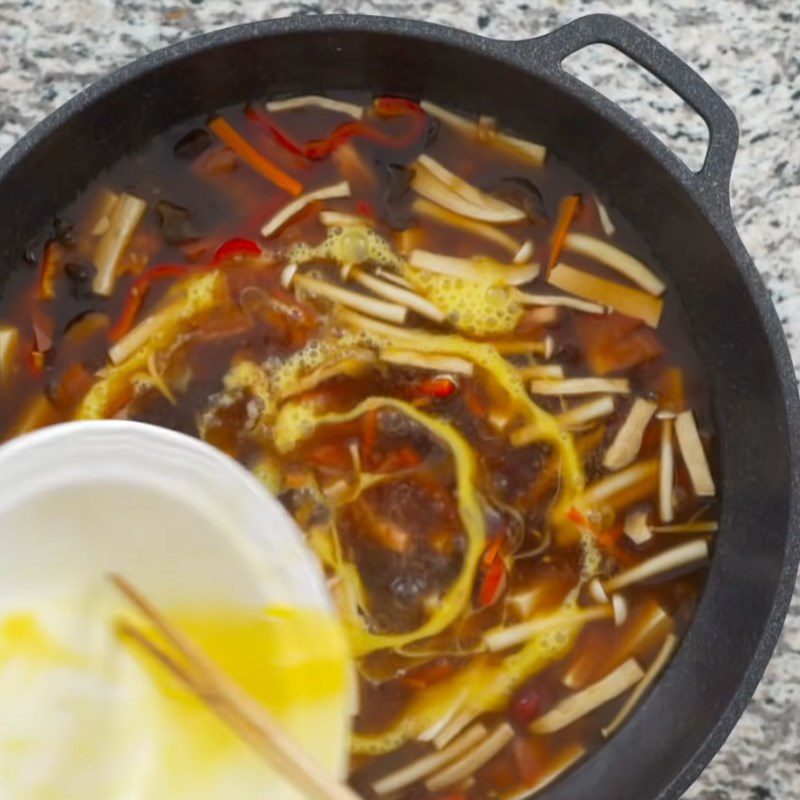 Step 2 Cooking Hot and sour soup