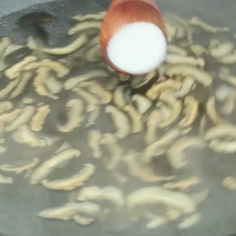 Step 2 Cook the soup for Mushroom Tofu Egg Soup