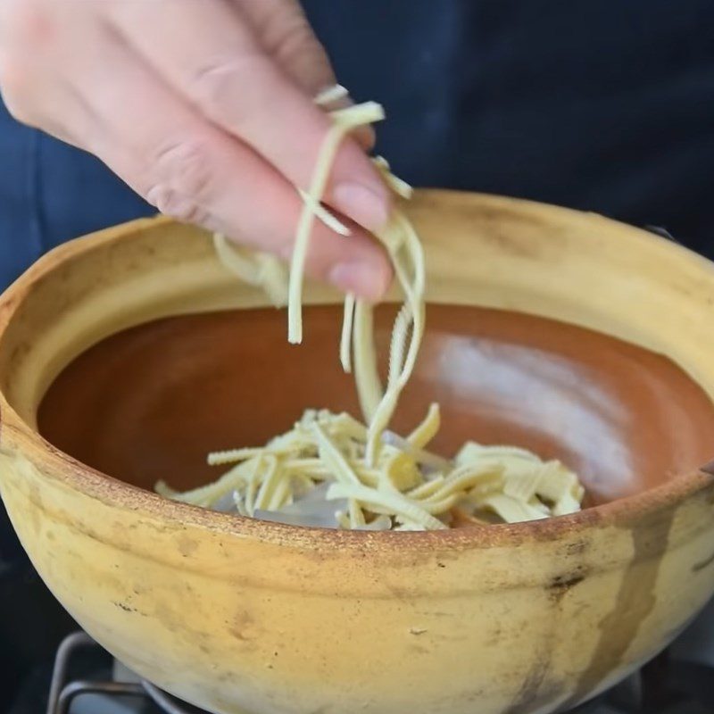 Step 3 Cooking the Hot and sour beef soup