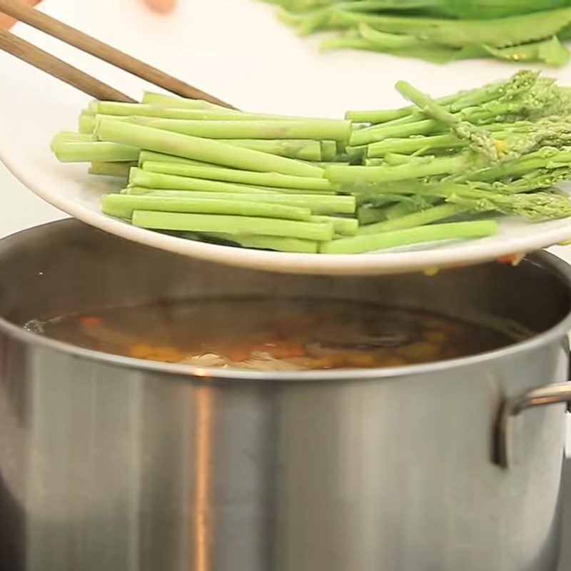 Step 3 Cook soup with vegetables Asparagus chicken soup