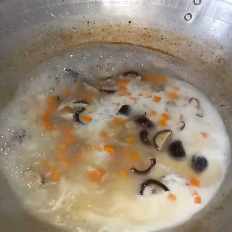 Step 3 Cook the soup Chicken lotus seed soup