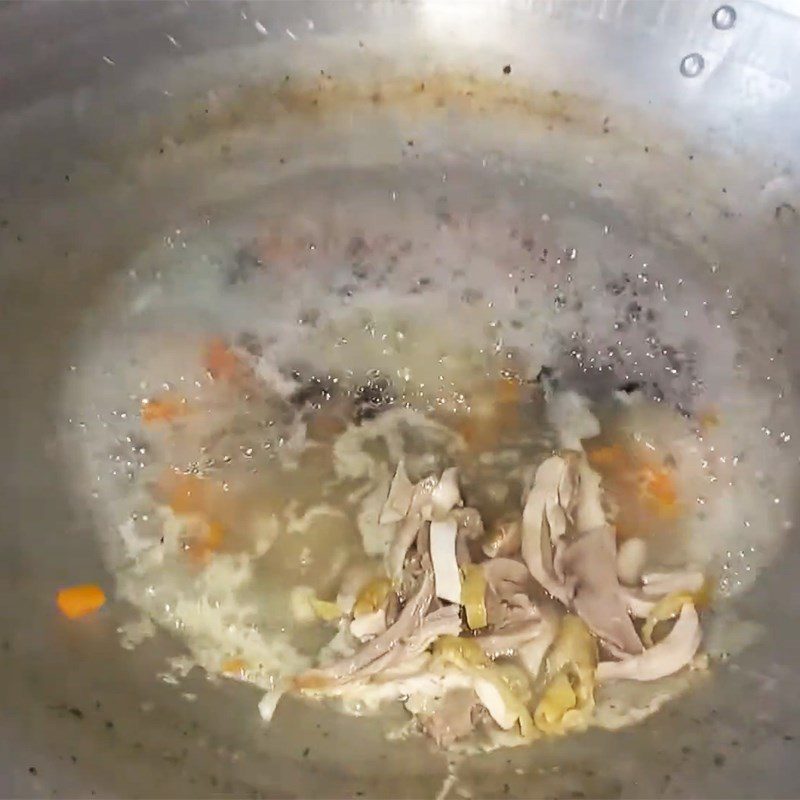 Step 3 Cook the soup Chicken lotus seed soup