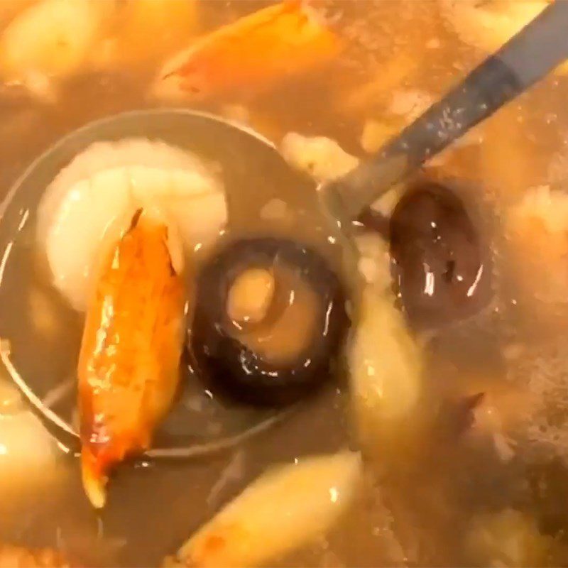 Step 5 Cook the soup Abalone mushroom soup