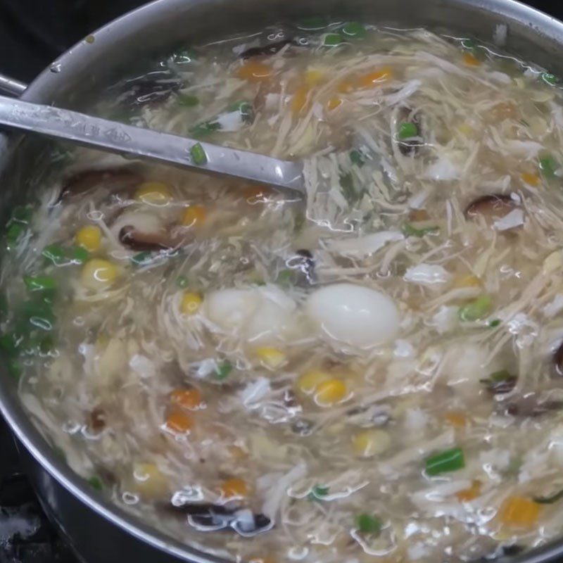 Step 5 Cook crab soup Crab soup with shiitake mushrooms