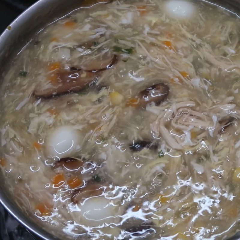 Step 5 Cook crab soup Crab soup with shiitake mushrooms