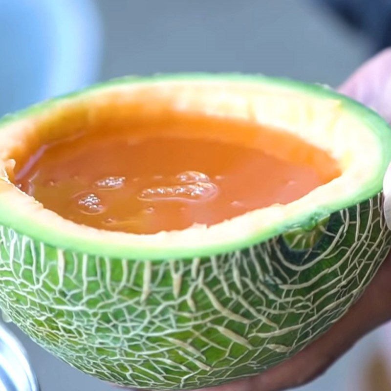 Step 3 Cook the jelly, pour the jelly into the melon shell Melon jelly