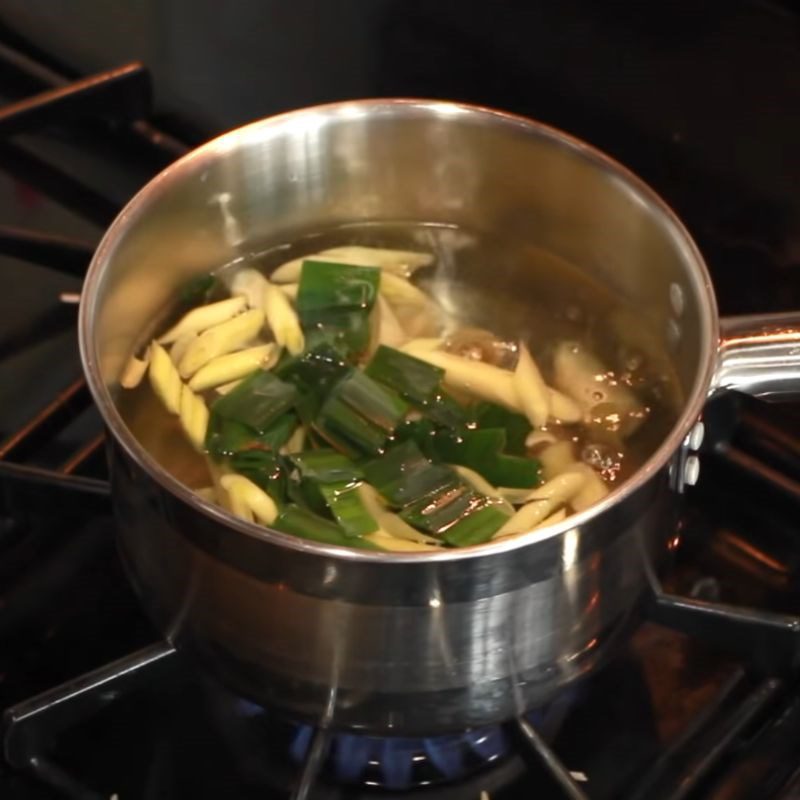 Step 2 Cook lemongrass pandan tea Lemongrass pandan tea