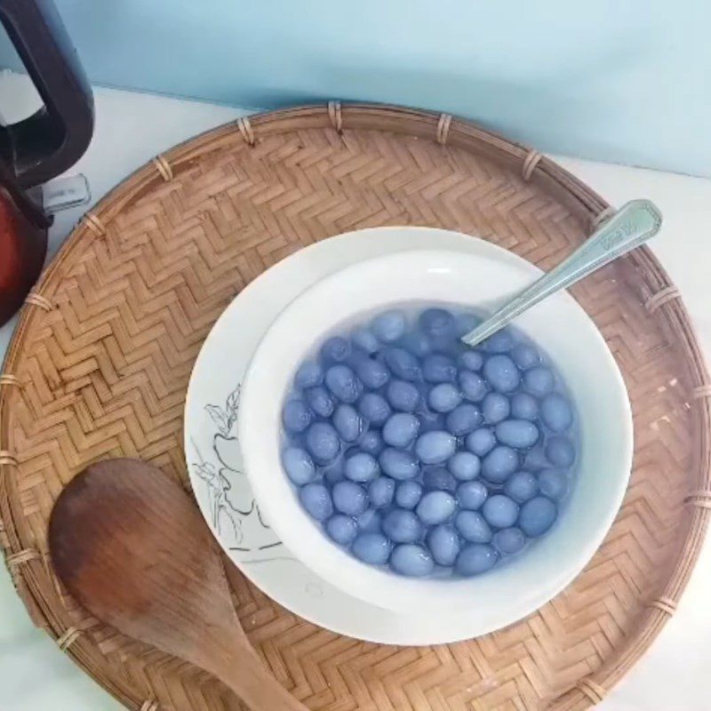 Step 4 Cooking butterfly pea tapioca pearls with tapioca flour