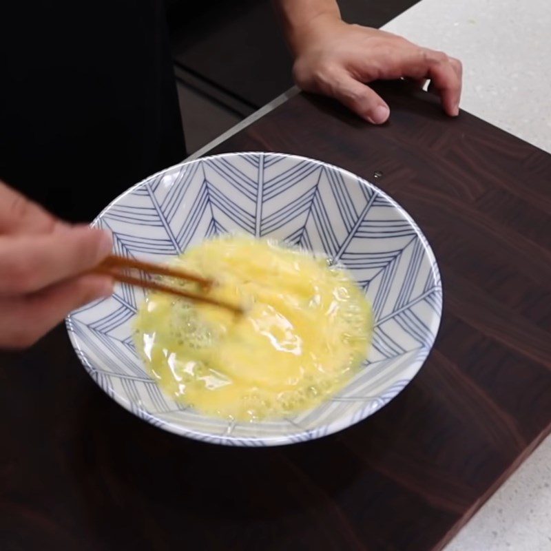 Step 1 Cook the eggs Spicy Samyang Noodles with eggs