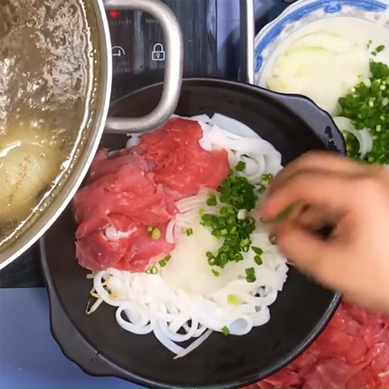 Step 5 Completion of Rare Beef Noodle Soup with Beef Balls