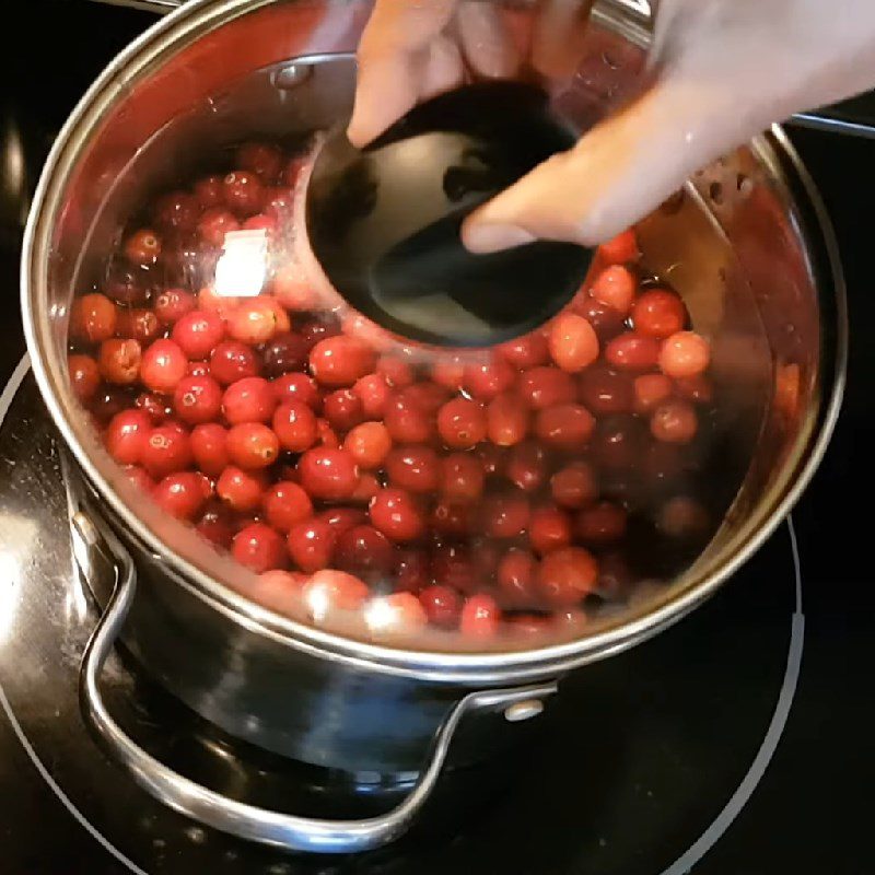 Step 2 Cook and blend the cranberries Cranberry Juice