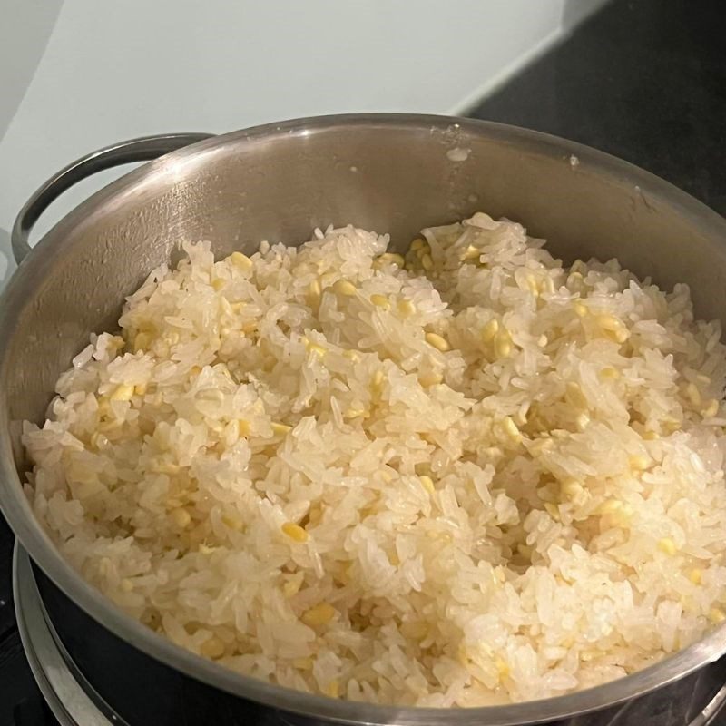 Step 1 Cooking sticky rice Simple shredded chicken sticky rice