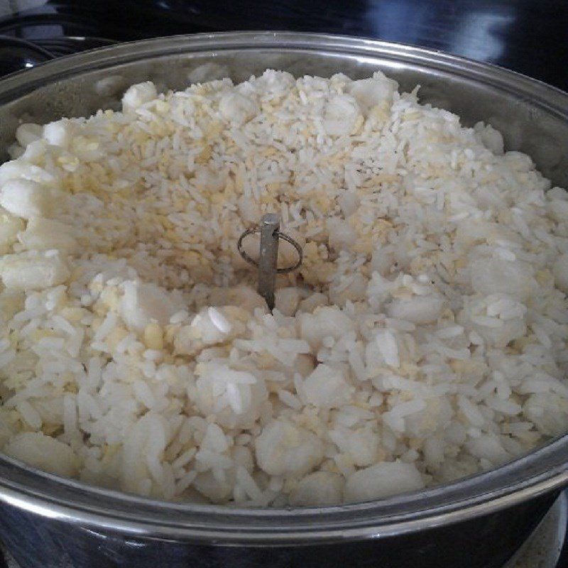 Step 4 Cook sticky rice Sticky corn with coconut milk