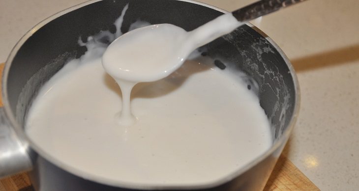 Step 4 Cook the coconut milk Sweet tapioca noodle soup with coconut milk