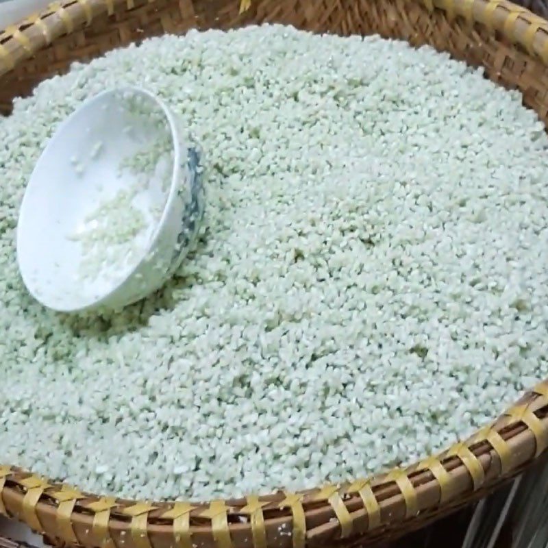 Step 1 Soak the ingredients for Cashew Sticky Rice Cake